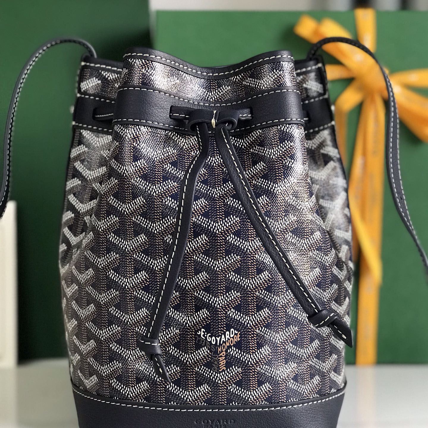 Go*ard bucket bags